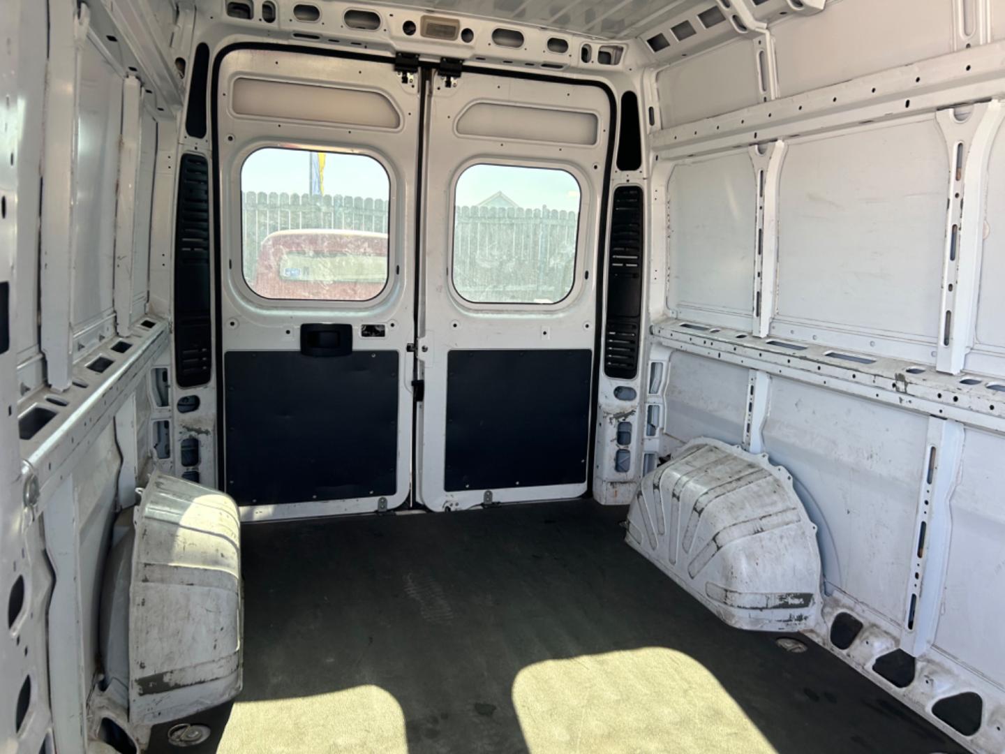 2021 White RAM Promaster 2500 High Roof 159-in. WB (3C6LRVDGXME) with an 3.6L V6 engine, 6A transmission, located at 1687 Business 35 S, New Braunfels, TX, 78130, (830) 625-7159, 29.655487, -98.051491 - Photo#9